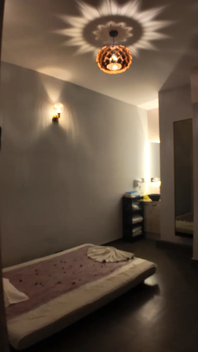 Relaxing spa treatment experience in Bandra West